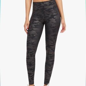 Spanx faux leather camo legging. Size MEDIUM.